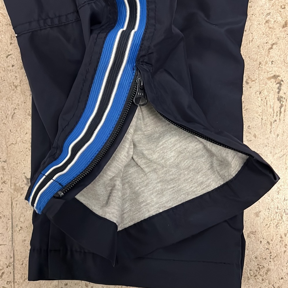 Osh’kosh nylon jogger style pants with thermal liner. Size 5 - Picture 4 of 4